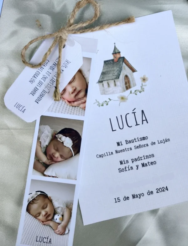 Invitación de bautizo con capilla, tira de 3 fotos, etiqueta y cordel de yute
