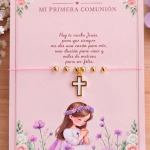 Invitación de comunión con ilustración de niña y pulsera de regalo con cruz